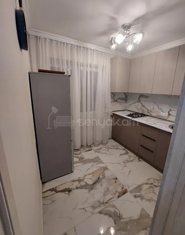 2 Սենյականոց Բնակարան Քարե Շենքում, 38քմ, 3/3 հարկ, Կապիտալ Վերանորոգված