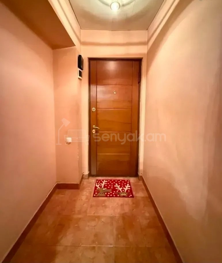 4 Սենյականոց Բնակարան Քարե Շենքում, 92քմ, 1/7 հարկ, Նորմալ Վիճակում