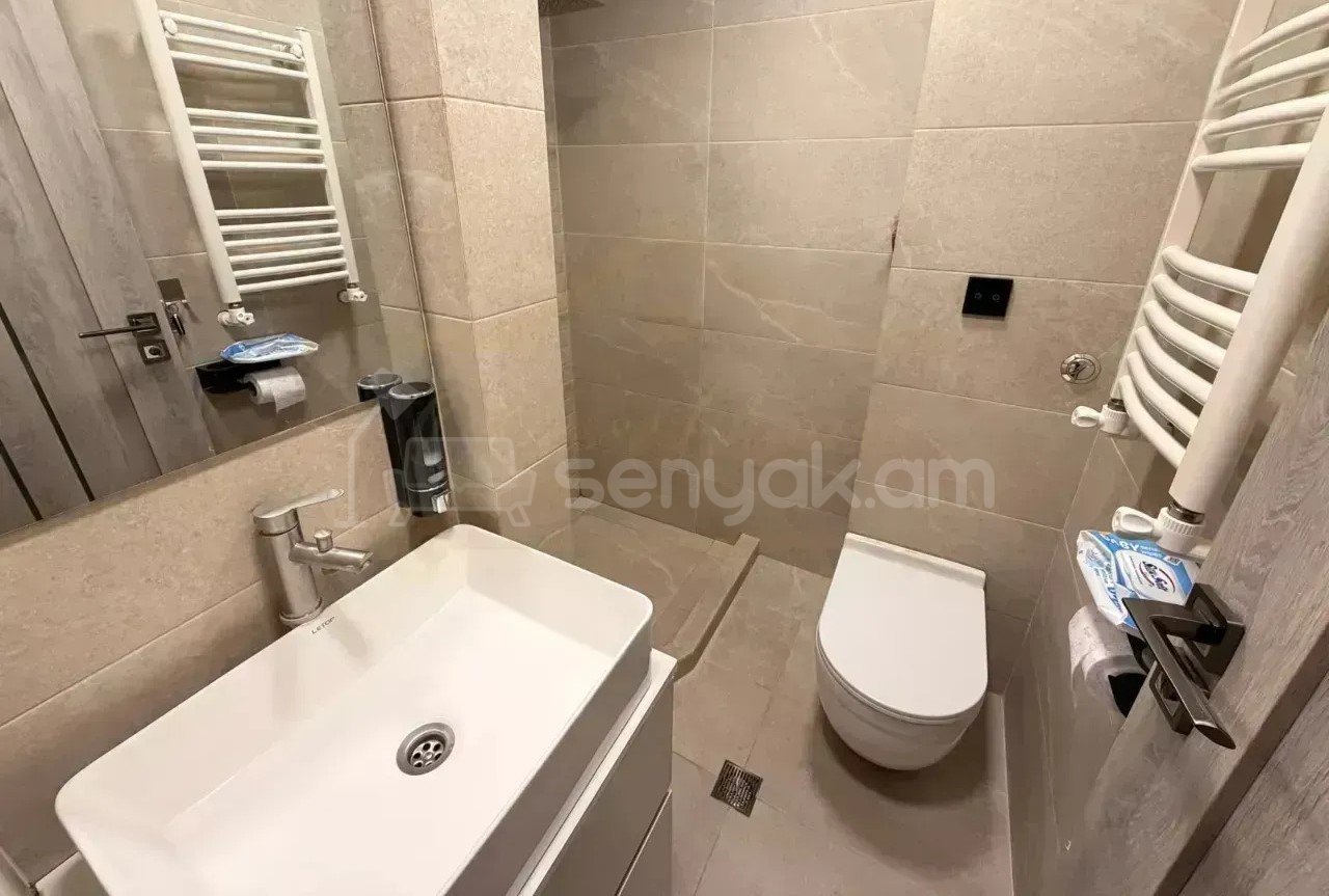 3 Սենյականոց Բնակարան, 43քմ, 10/10 հարկ, Կապիտալ Վերանորոգված