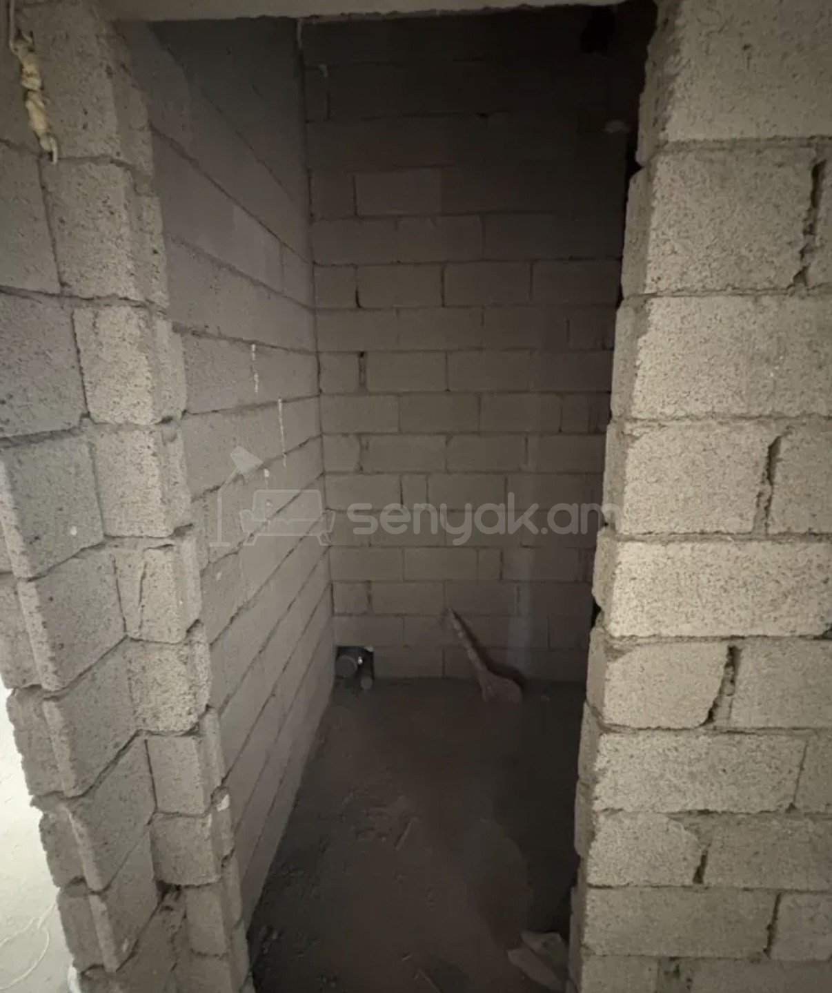 4 Սենյականոց Բնակարան, 100քմ, 2/15 հարկ, Զրոյական Վիճակում