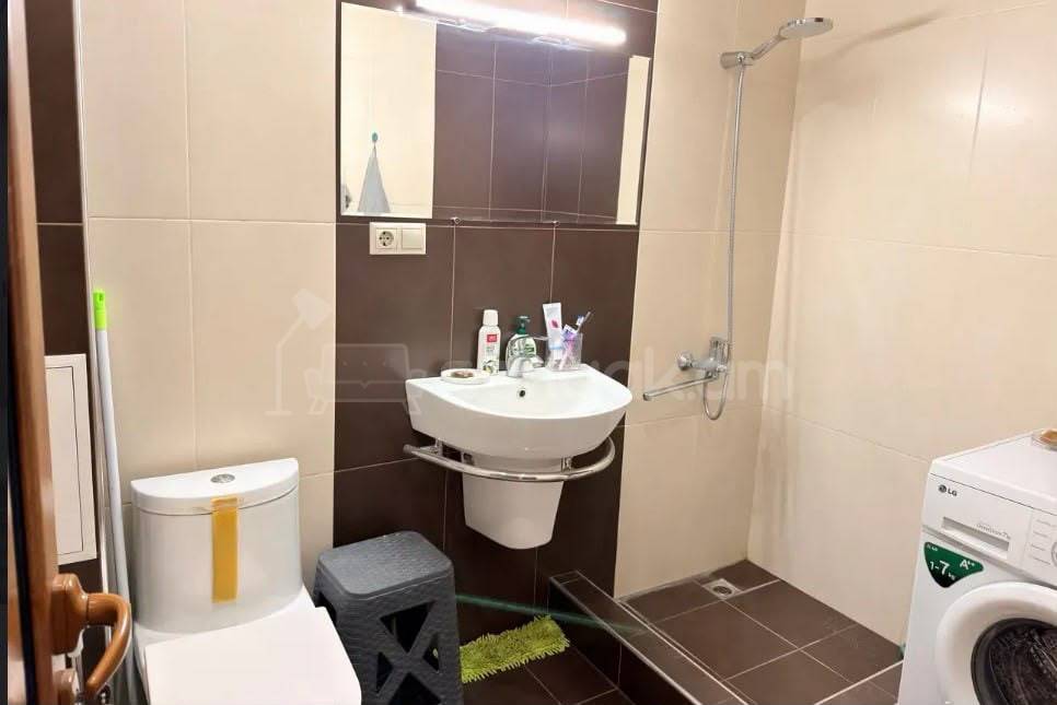 1 Սենյականոց Բնակարան Քարե Շենքում, 49քմ, 1/5 հարկ, Կապիտալ Վերանորոգված