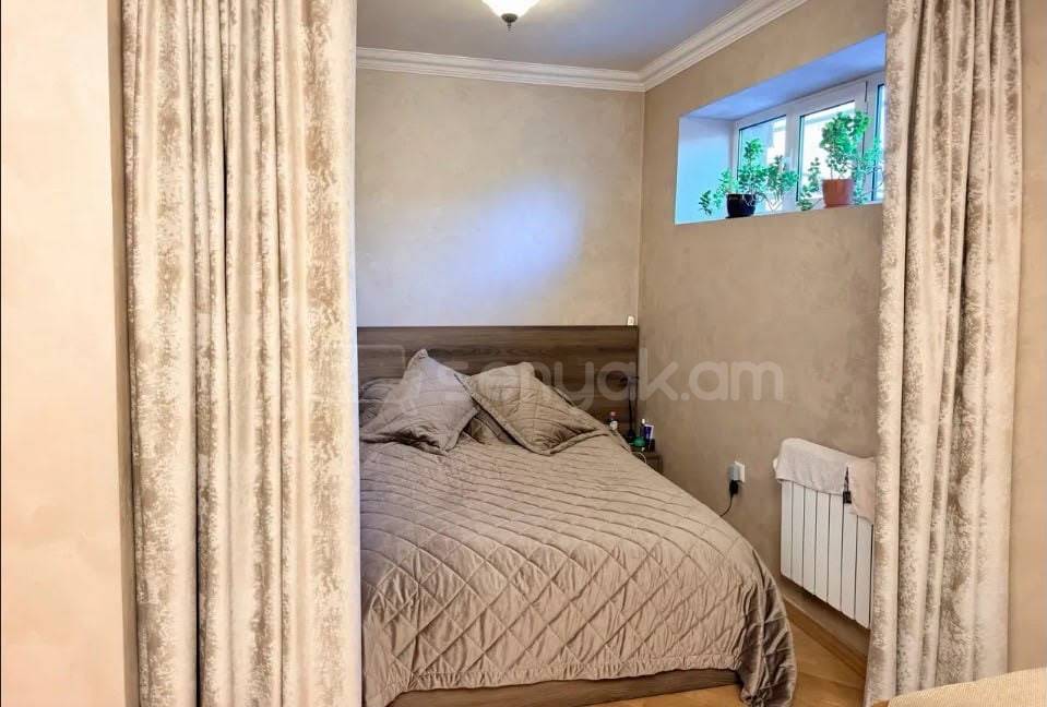 1 Սենյականոց Բնակարան Քարե Շենքում, 49քմ, 1/5 հարկ, Կապիտալ Վերանորոգված