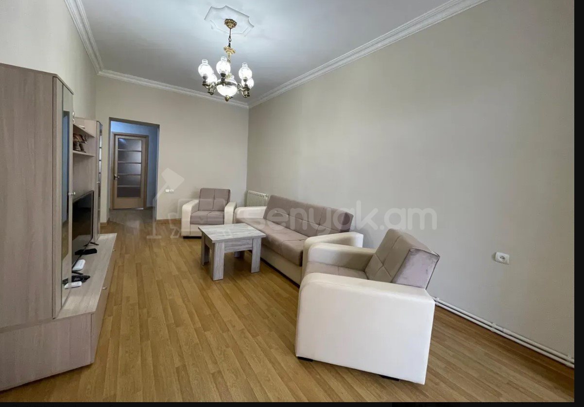 3 Սենյականոց Բնակարան Քարե Շենքում, 70քմ, 2/5 հարկ, Կապիտալ Վերանորոգված, Կահավորված