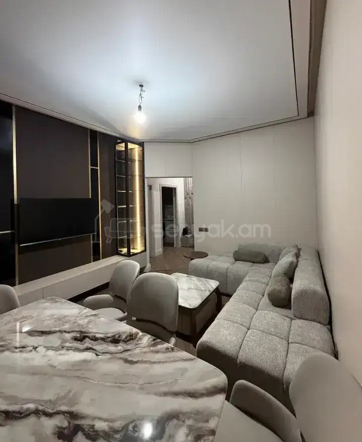 3 Սենյականոց Բնակարան Նորակառույցում, 60քմ, 3/12 հարկ, Դիզայներական Վերանորոգված, Կահավորված