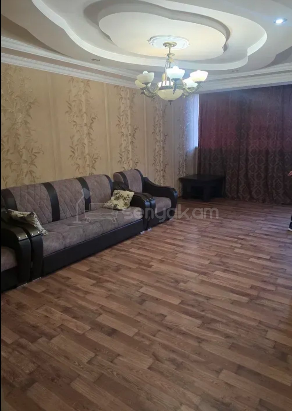 3 Սենյականոց Բնակարան Քարե Շենքում, 85քմ, 3/5 հարկ, Կապիտալ Վերանորոգված, Կահավորված, Արևկող
