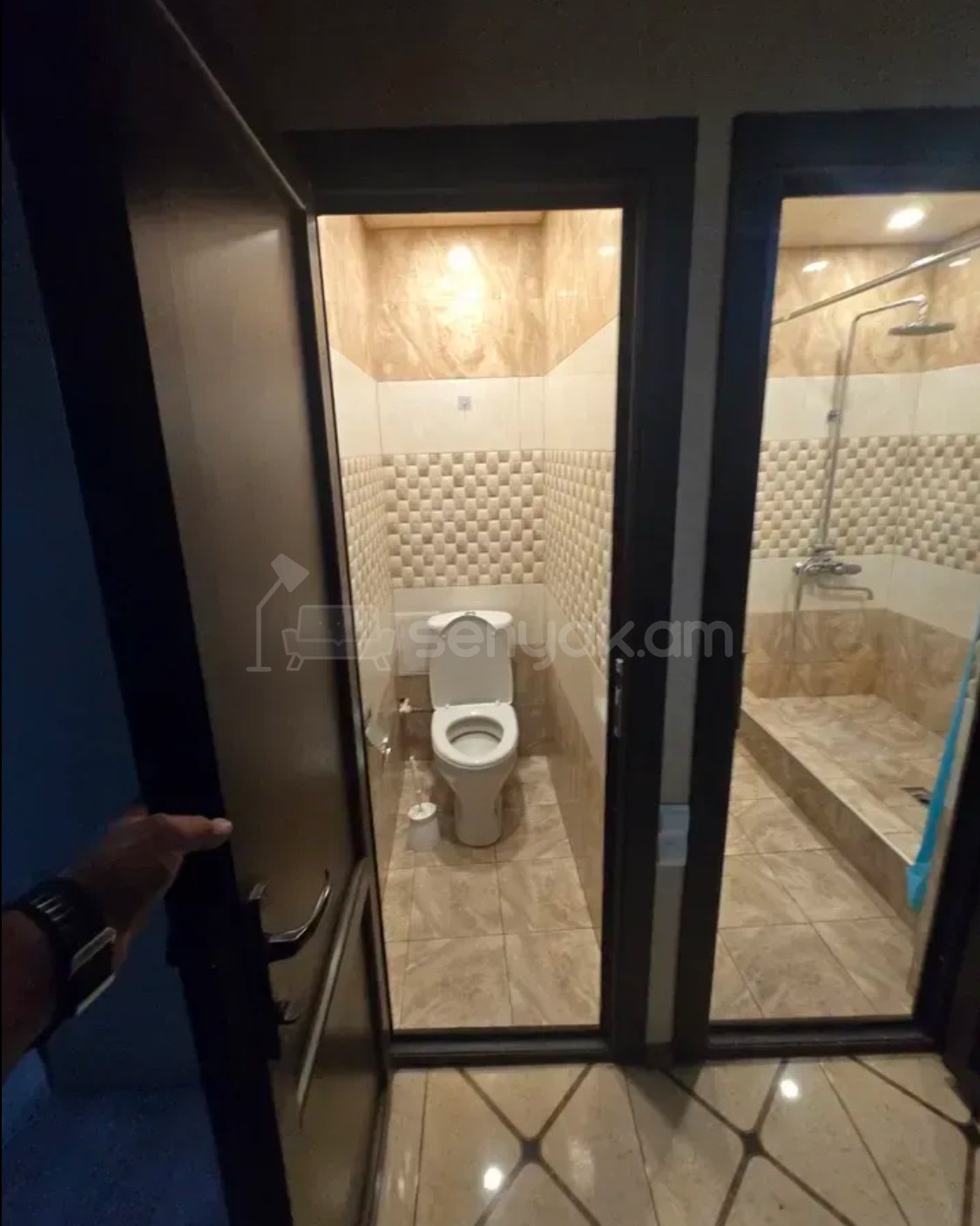 3 Սենյականոց Բնակարան Քարե Շենքում, 85քմ, 3/5 հարկ, Կապիտալ Վերանորոգված, Կահավորված, Արևկող