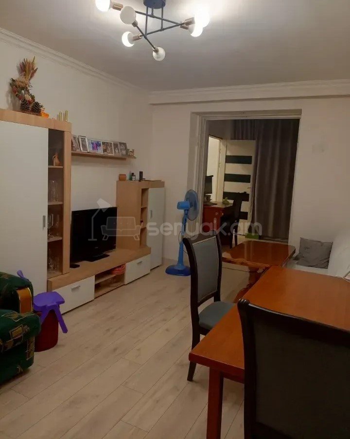 3 Սենյականոց Բնակարան Քարե Շենքում, 72քմ, 4/4 հարկ, Կապիտալ Վերանորոգված