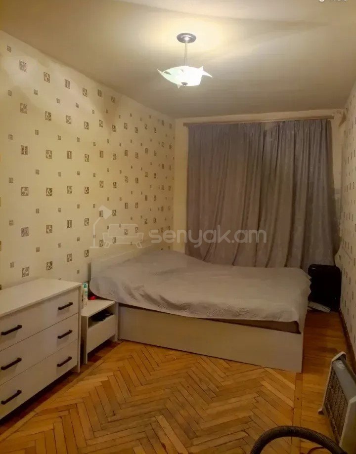 3 Սենյականոց Բնակարան Քարե Շենքում, 72քմ, 4/4 հարկ, Կապիտալ Վերանորոգված