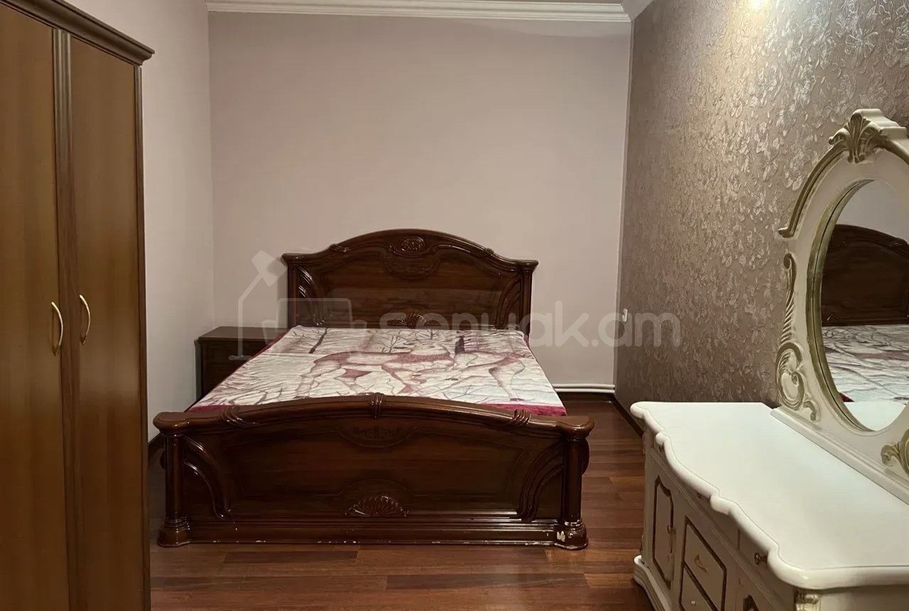 2 Սենյականոց Բնակարան Քարե Շենքում, 56քմ, 2/2 հարկ, Կապիտալ Վերանորոգված, Կահավորված