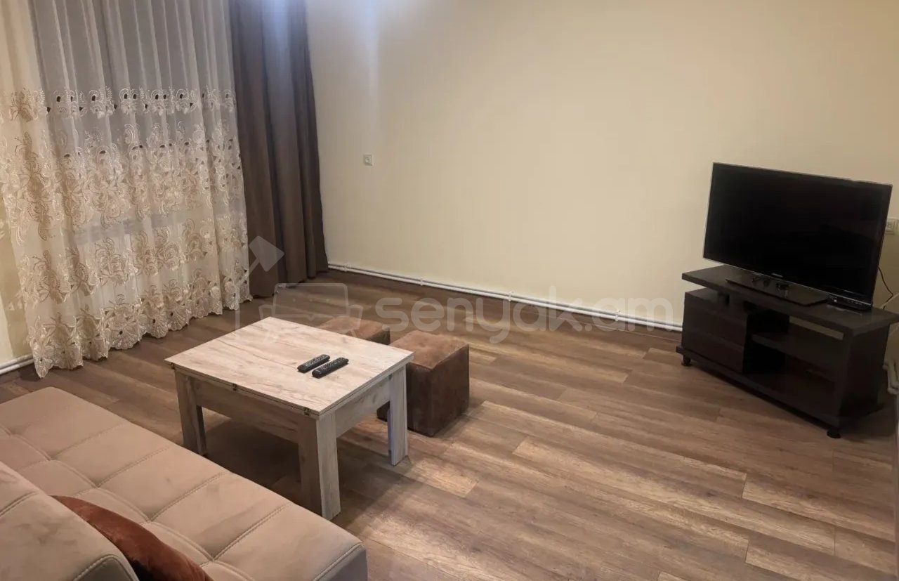 2 Սենյականոց Բնակարան Քարե Շենքում, 58քմ, 1/1 հարկ, Կապիտալ Վերանորոգված, Կահավորված