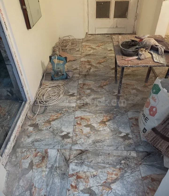 3 Սենյականոց Բնակարան Քարե Շենքում, 68քմ, 1/1 հարկ, Նորմալ Վիճակում, Կահավորված
