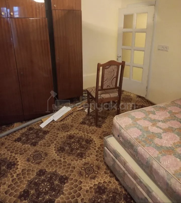3 Սենյականոց Բնակարան Քարե Շենքում, 68քմ, 1/1 հարկ, Նորմալ Վիճակում, Կահավորված