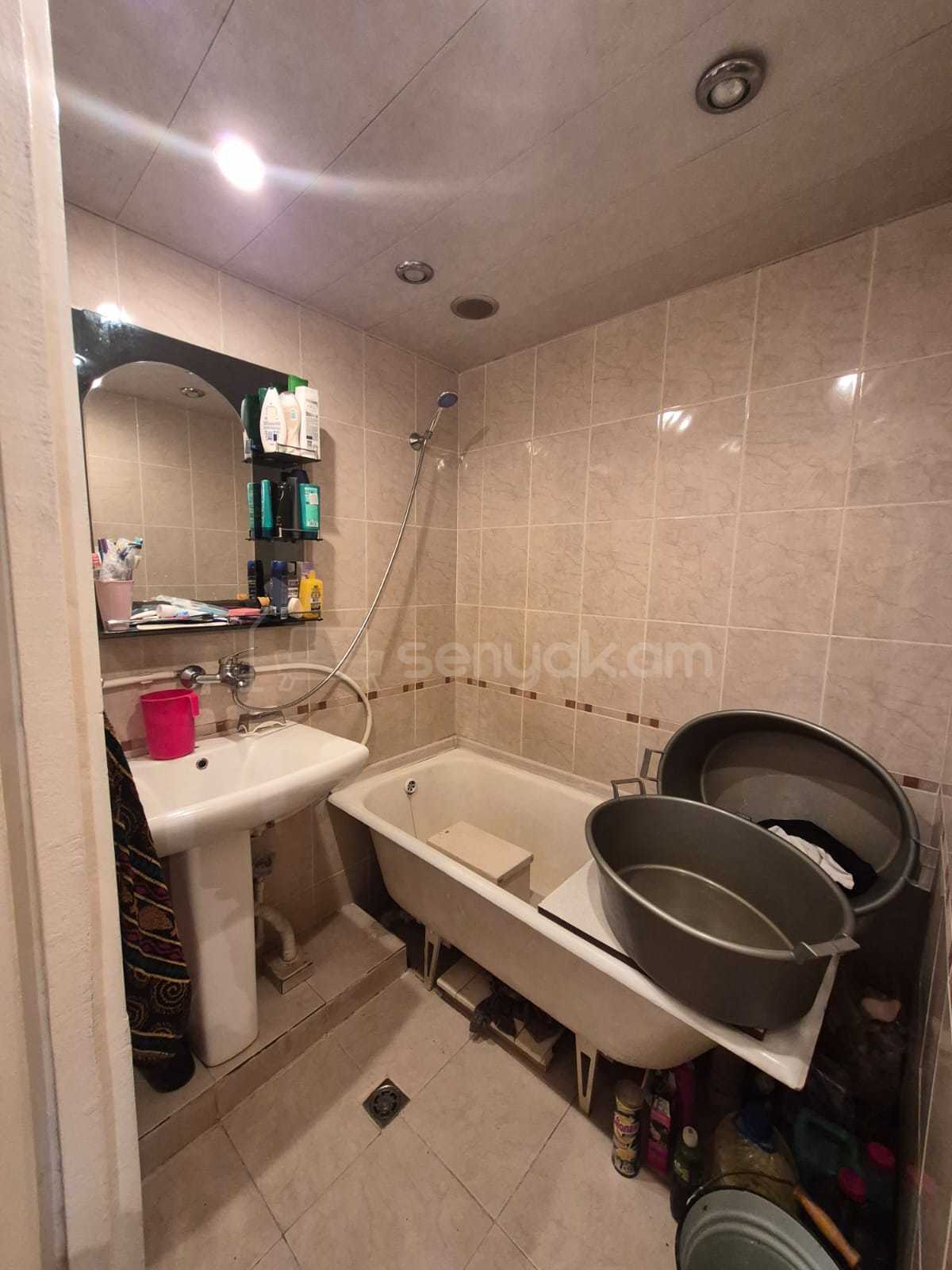 3 Սենյականոց Բնակարան, 67քմ, 9/9 հարկ, Նորմալ Վիճակում