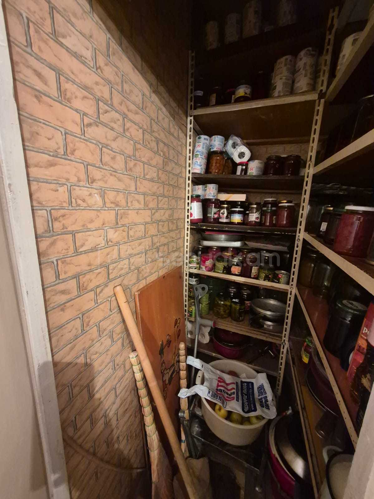 3 Սենյականոց Բնակարան, 67քմ, 9/9 հարկ, Նորմալ Վիճակում