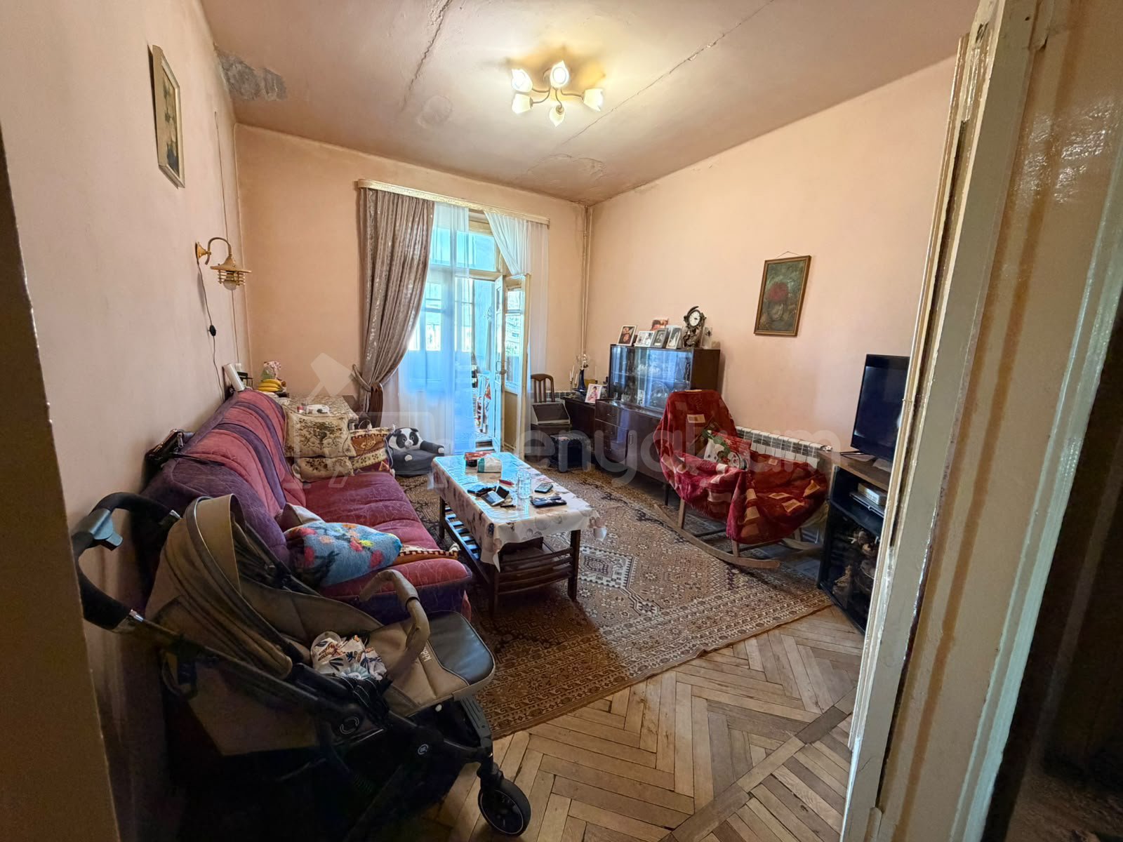 2 Սենյականոց Բնակարան Քարե Շենքում, 61քմ, 4/4 հարկ, Պետական Վիճակում