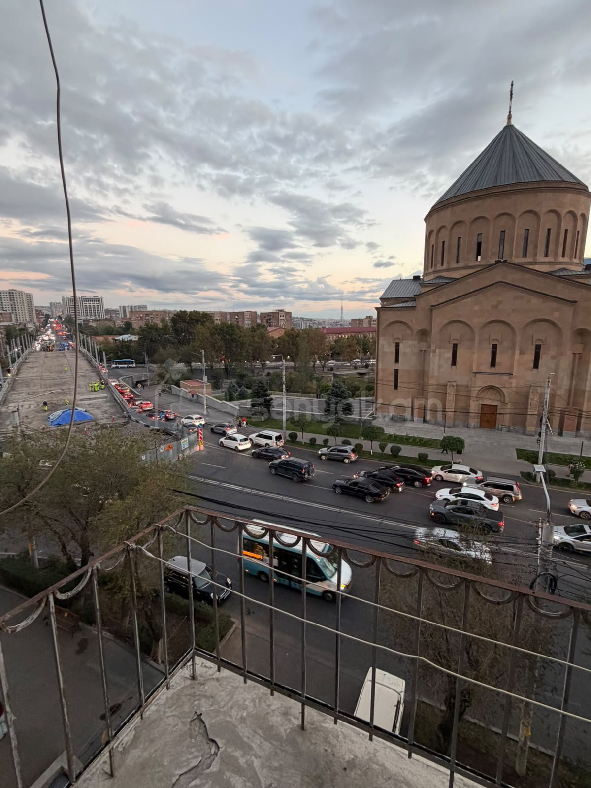 2 Սենյականոց Բնակարան Քարե Շենքում, 61քմ, 4/4 հարկ, Պետական Վիճակում