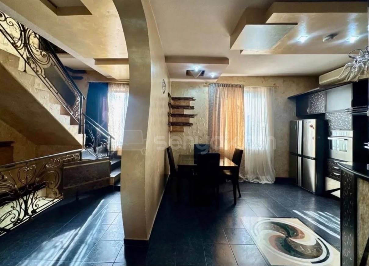 Շենք-Շինություն, 294քմ, Կապիտալ Վերանորոգված