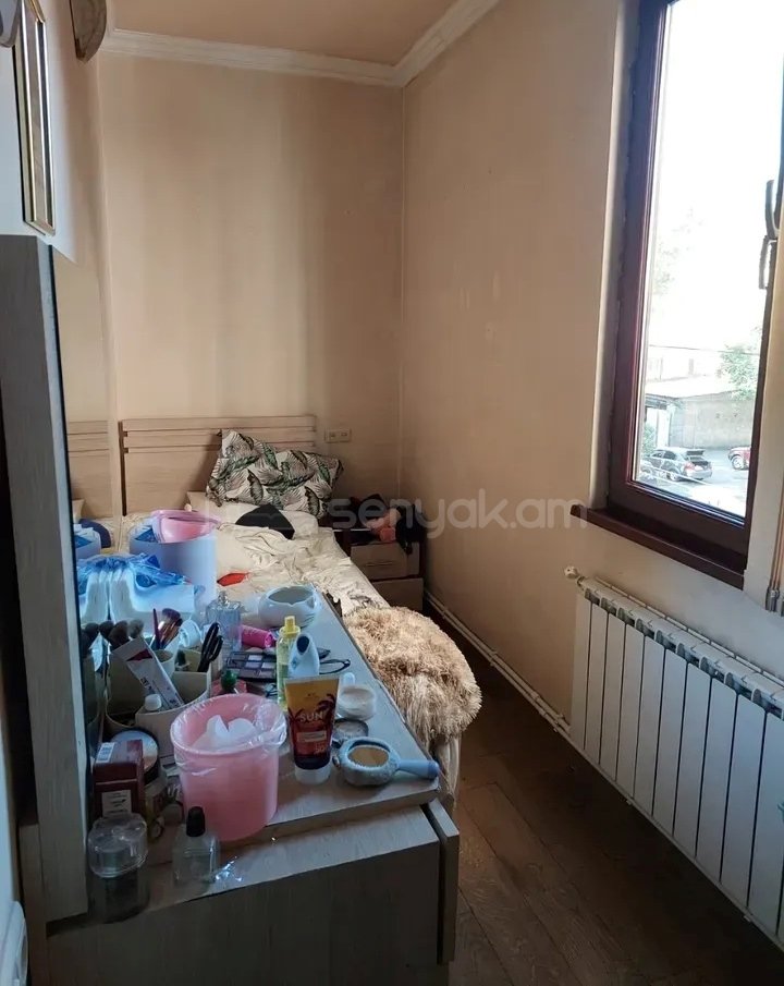 2 Սենյականոց Բնակարան Քարե Շենքում, 53քմ, 2/5 հարկ, Կապիտալ Վերանորոգված