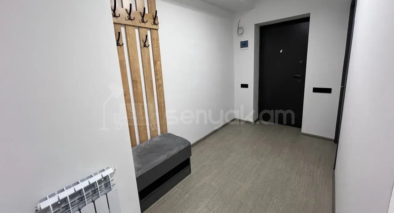2 Սենյականոց Բնակարան Քարե Շենքում, 48քմ, 5/5 հարկ, Կապիտալ Վերանորոգված