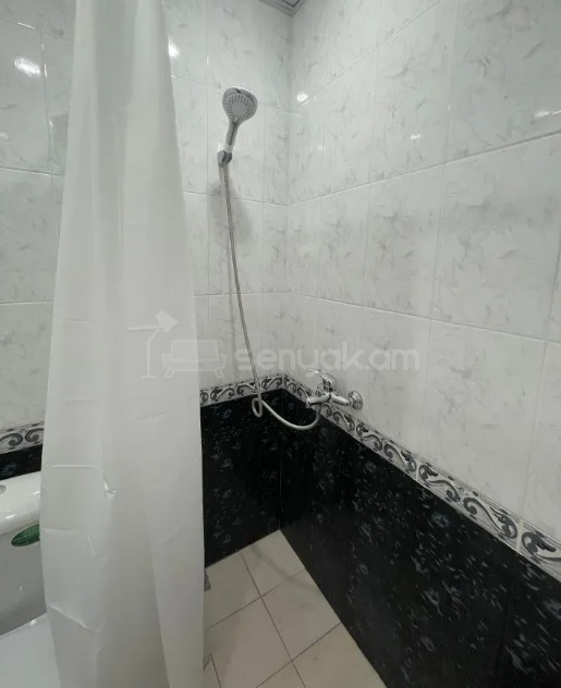 2 Սենյականոց Բնակարան Քարե Շենքում, 43քմ, 1/5 հարկ, Կապիտալ Վերանորոգված