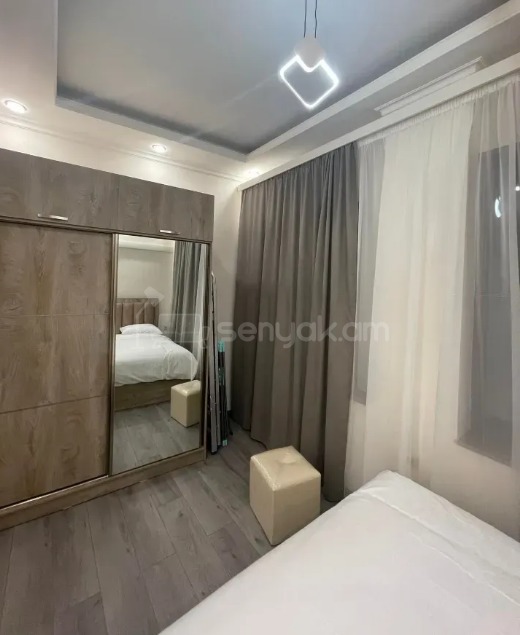 2 Սենյականոց Բնակարան Քարե Շենքում, 43քմ, 1/5 հարկ, Կապիտալ Վերանորոգված