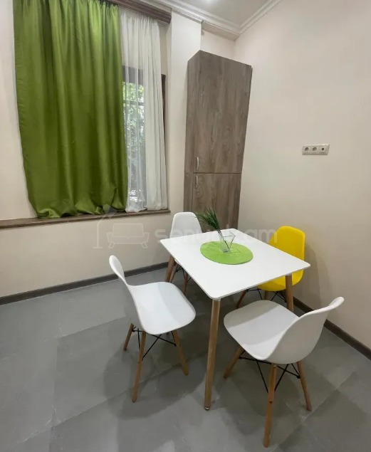 2 Սենյականոց Բնակարան Քարե Շենքում, 43քմ, 1/5 հարկ, Կապիտալ Վերանորոգված