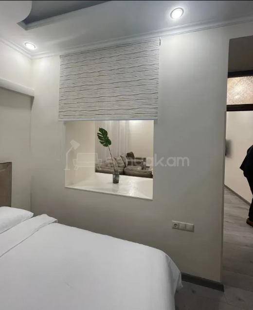 2 Սենյականոց Բնակարան Քարե Շենքում, 43քմ, 1/5 հարկ, Կապիտալ Վերանորոգված