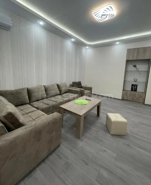 2 Սենյականոց Բնակարան Քարե Շենքում, 43քմ, 1/5 հարկ, Կապիտալ Վերանորոգված