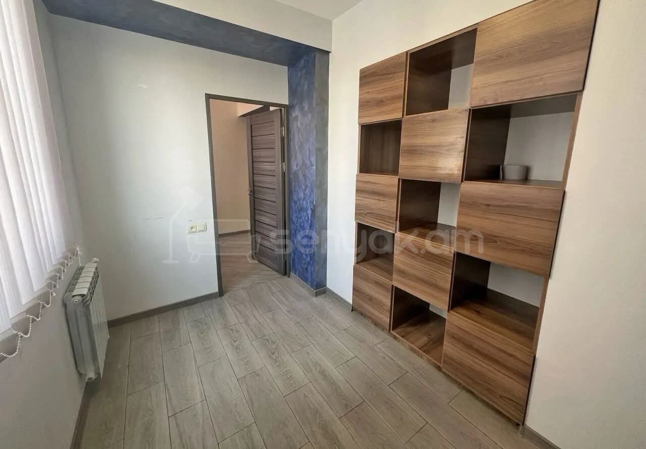 2 Սենյականոց Բնակարան Քարե Շենքում, 42քմ, 2/5 հարկ, Կապիտալ Վերանորոգված
