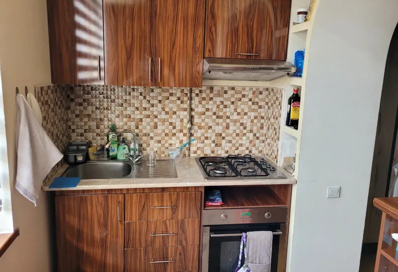 2 Սենյականոց Բնակարան Քարե Շենքում, 45քմ, 5/5 հարկ, Կապիտալ Վերանորոգված