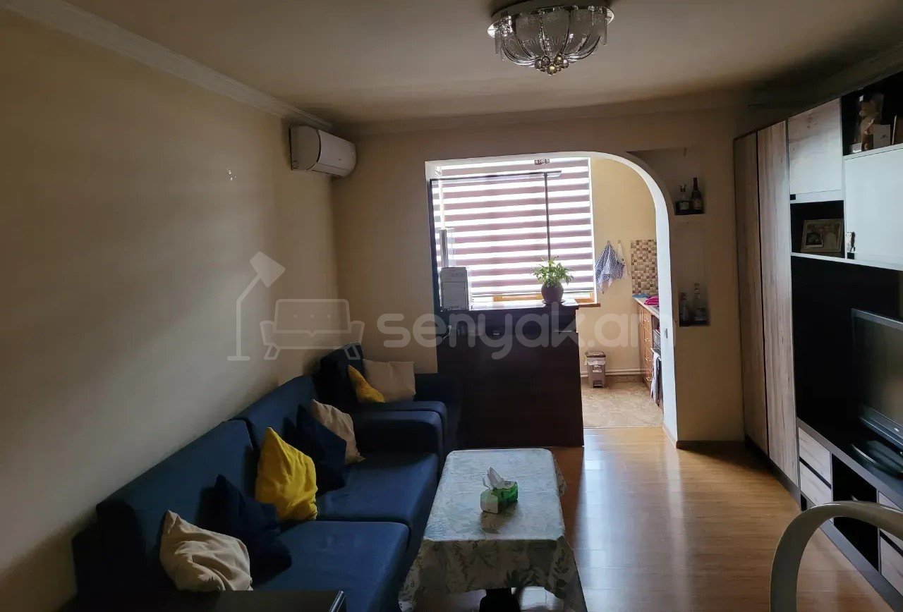 2 Սենյականոց Բնակարան Քարե Շենքում, 45քմ, 5/5 հարկ, Կապիտալ Վերանորոգված