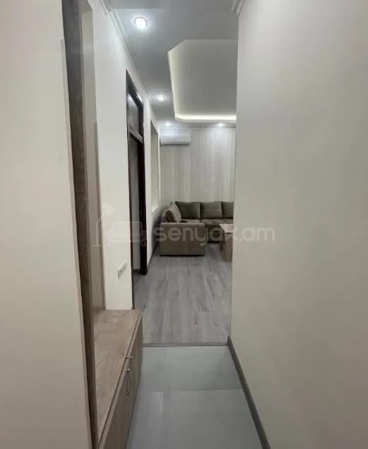 2 Սենյականոց Բնակարան Քարե Շենքում, 43քմ, 1/5 հարկ, Նորմալ Վիճակում