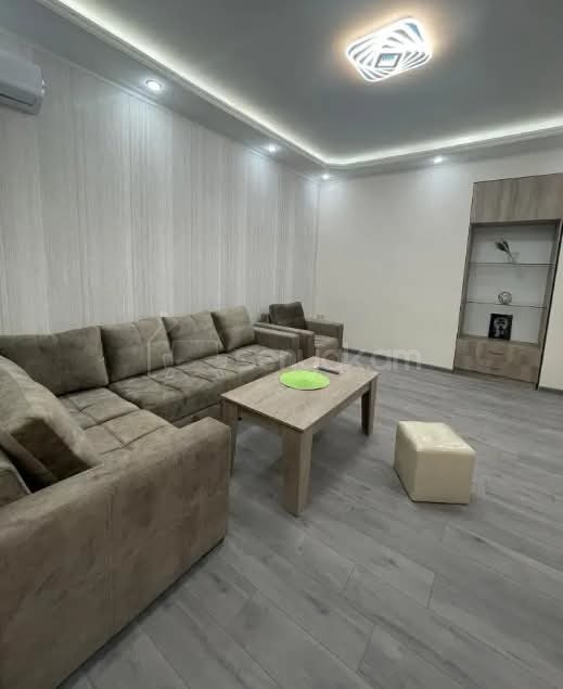2 Սենյականոց Բնակարան Քարե Շենքում, 43քմ, 1/5 հարկ, Նորմալ Վիճակում