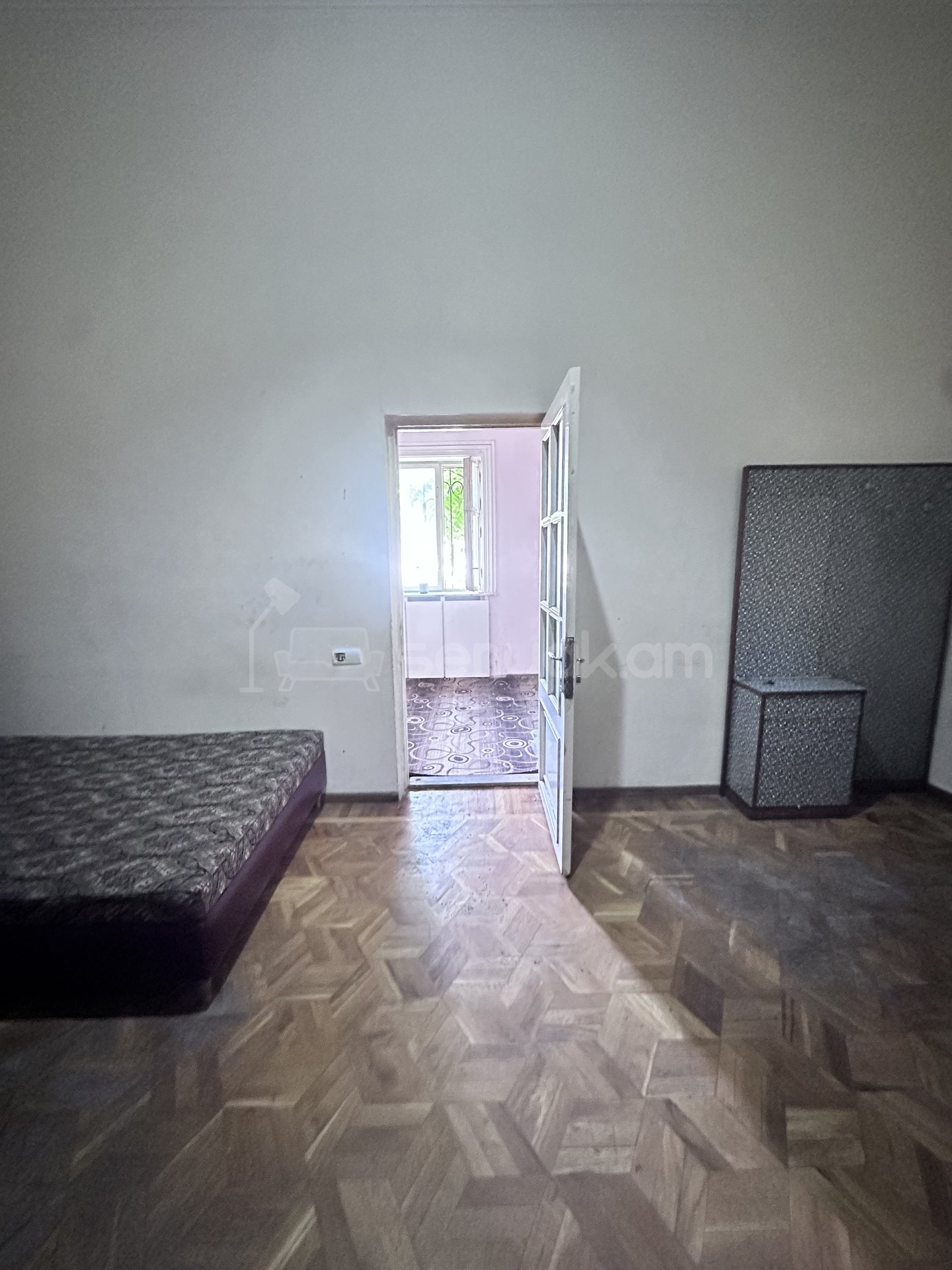 Քնելու Տեղ 1/3 հարկ