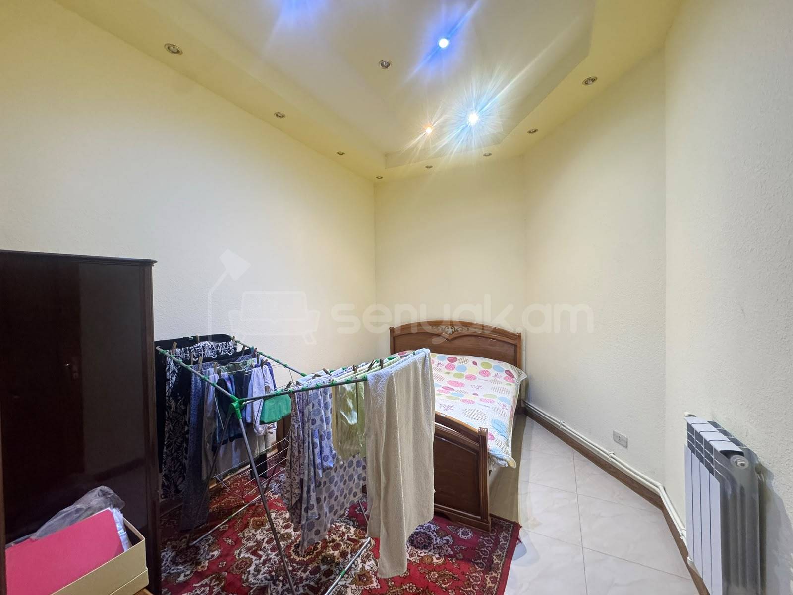 3 Սենյականոց Բնակարան Քարե Շենքում, 89քմ, 1/5 հարկ, Նորմալ Վիճակում