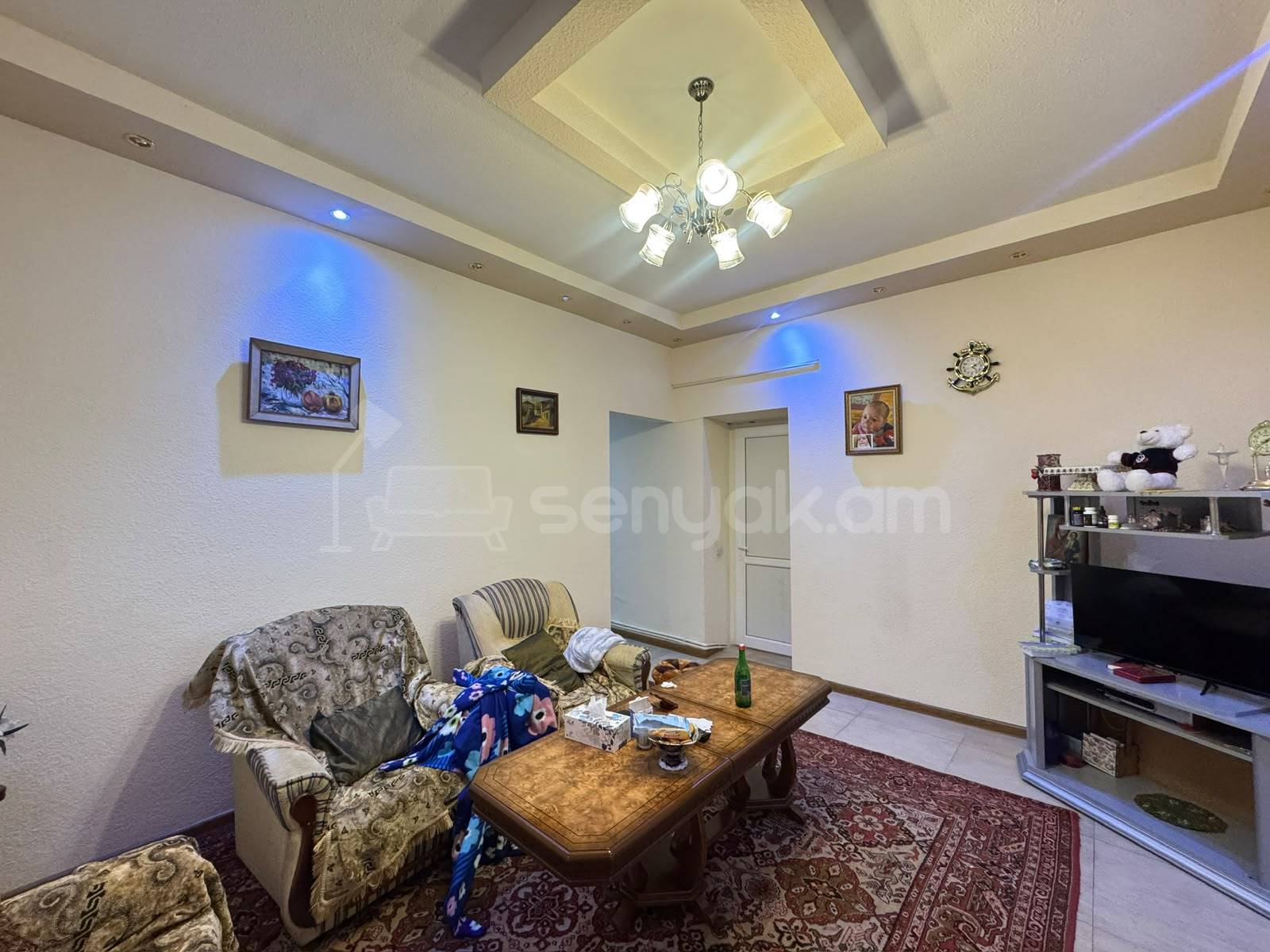 3 Սենյականոց Բնակարան Քարե Շենքում, 89քմ, 1/5 հարկ, Նորմալ Վիճակում