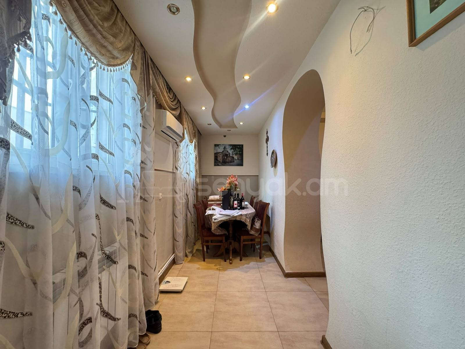 3 Սենյականոց Բնակարան Քարե Շենքում, 89քմ, 1/5 հարկ, Նորմալ Վիճակում