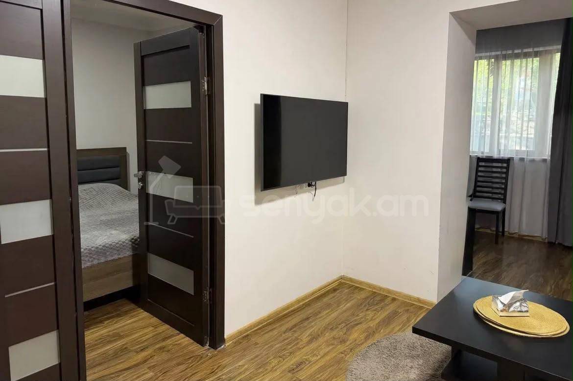 2 Սենյականոց Բնակարան Քարե Շենքում, 40քմ, 1/4 հարկ, Կապիտալ Վերանորոգված, Կահավորված