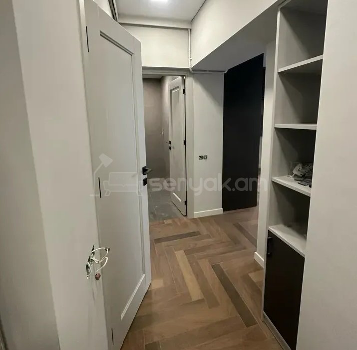 3 Սենյականոց Բնակարան Քարե Շենքում, 54քմ, 4/6 հարկ, Դիզայներական Վերանորոգված