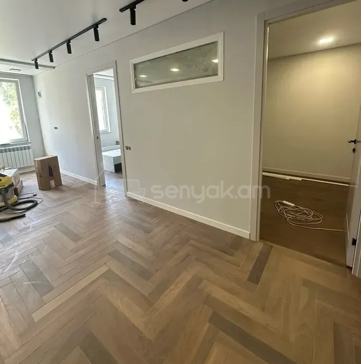 3 Սենյականոց Բնակարան Քարե Շենքում, 54քմ, 4/6 հարկ, Դիզայներական Վերանորոգված