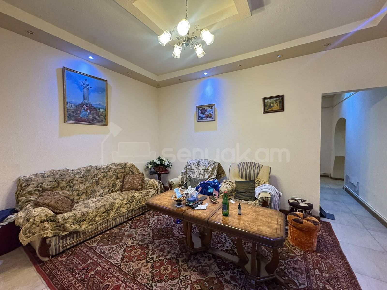 3 Սենյականոց Բնակարան Քարե Շենքում, 89քմ, 1/5 հարկ, Նորմալ Վիճակում