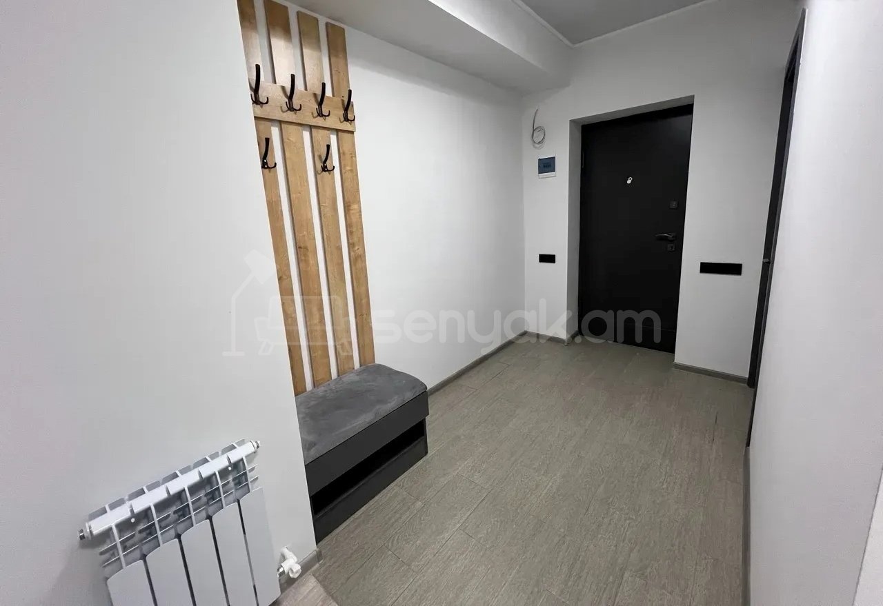 2 Սենյականոց Բնակարան Քարե Շենքում, 48քմ, 5/5 հարկ, Կապիտալ Վերանորոգված