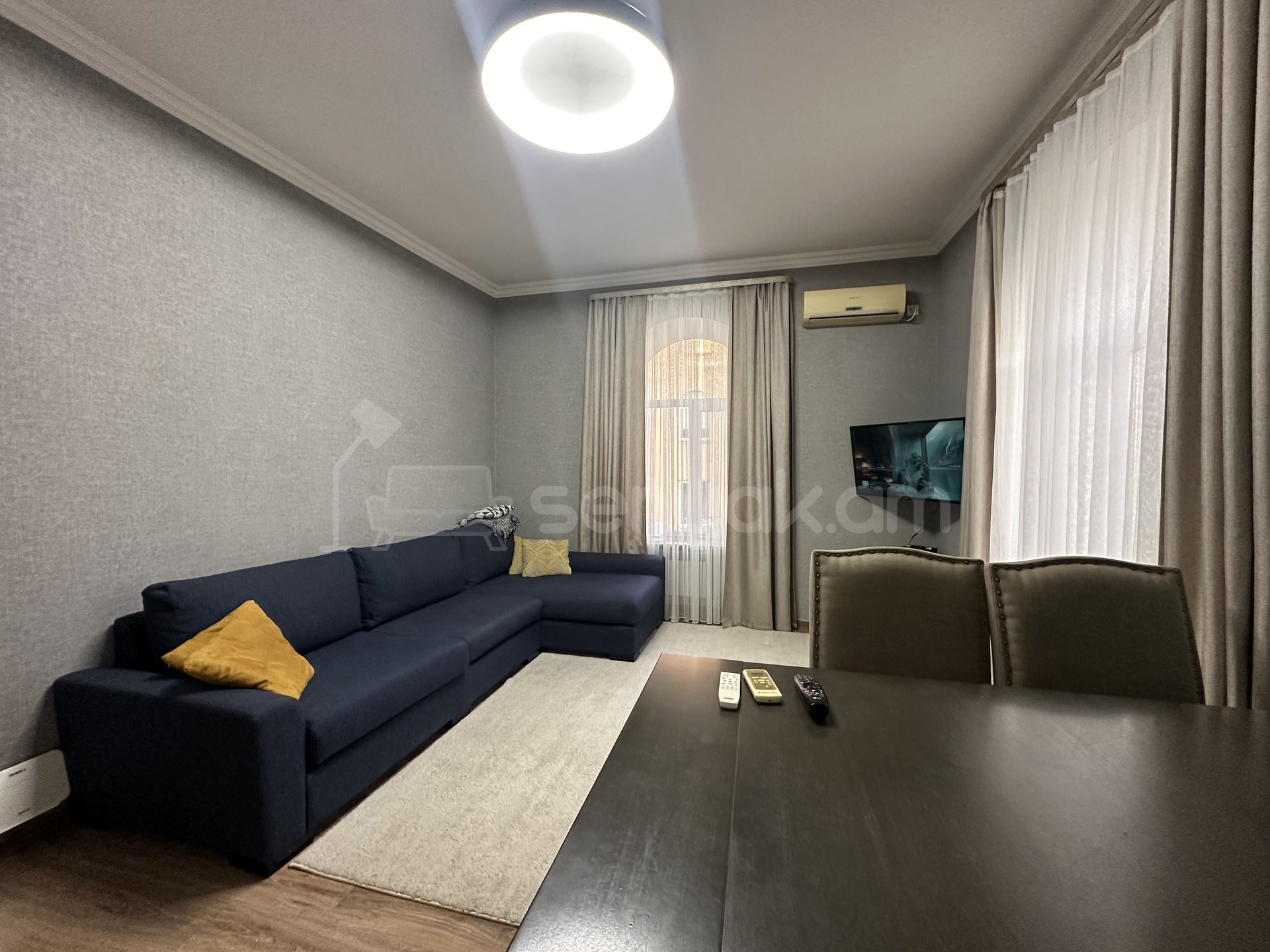 2 Սենյականոց Բնակարան Քարե Շենքում, 55քմ, 3/5 հարկ, Կապիտալ Վերանորոգված, Կահավորված, Արևկող