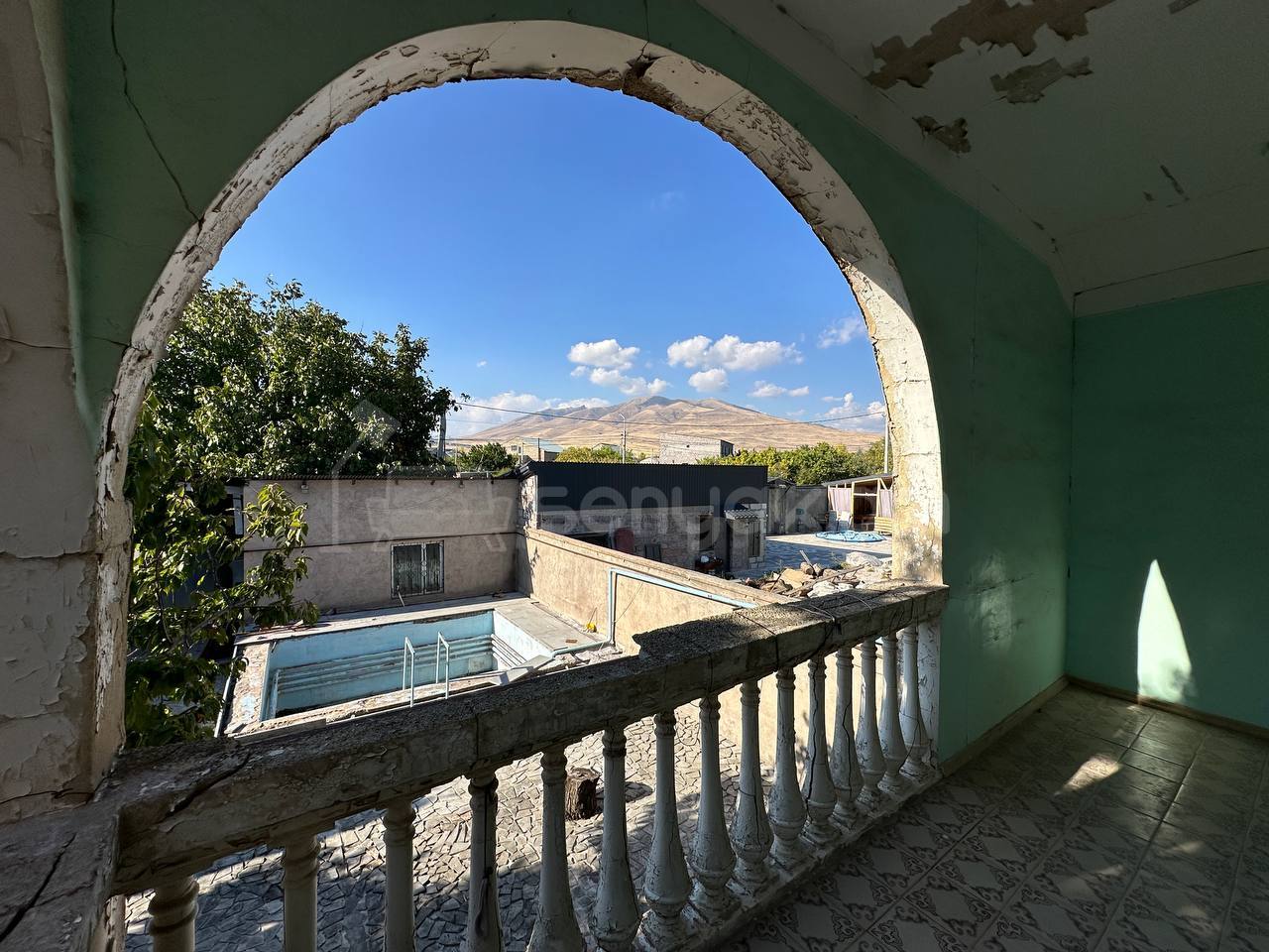 6 Սենյականոց Սեփական Տուն, 250քմ, Նորմալ Վիճակում, Կահավորված, Ավտոտնակով