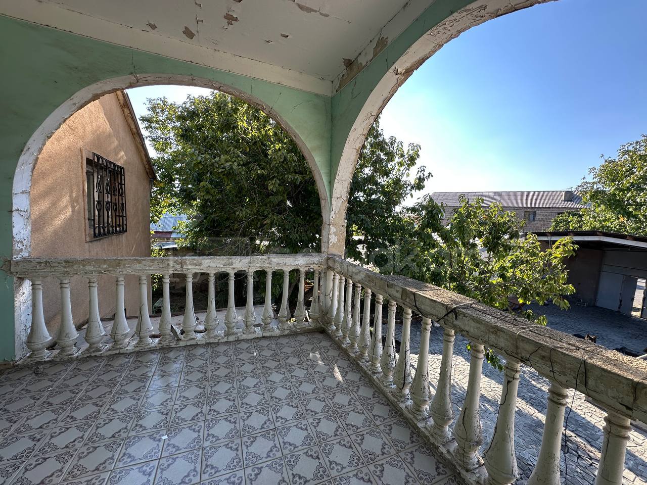 6 Սենյականոց Սեփական Տուն, 250քմ, Նորմալ Վիճակում, Կահավորված, Ավտոտնակով