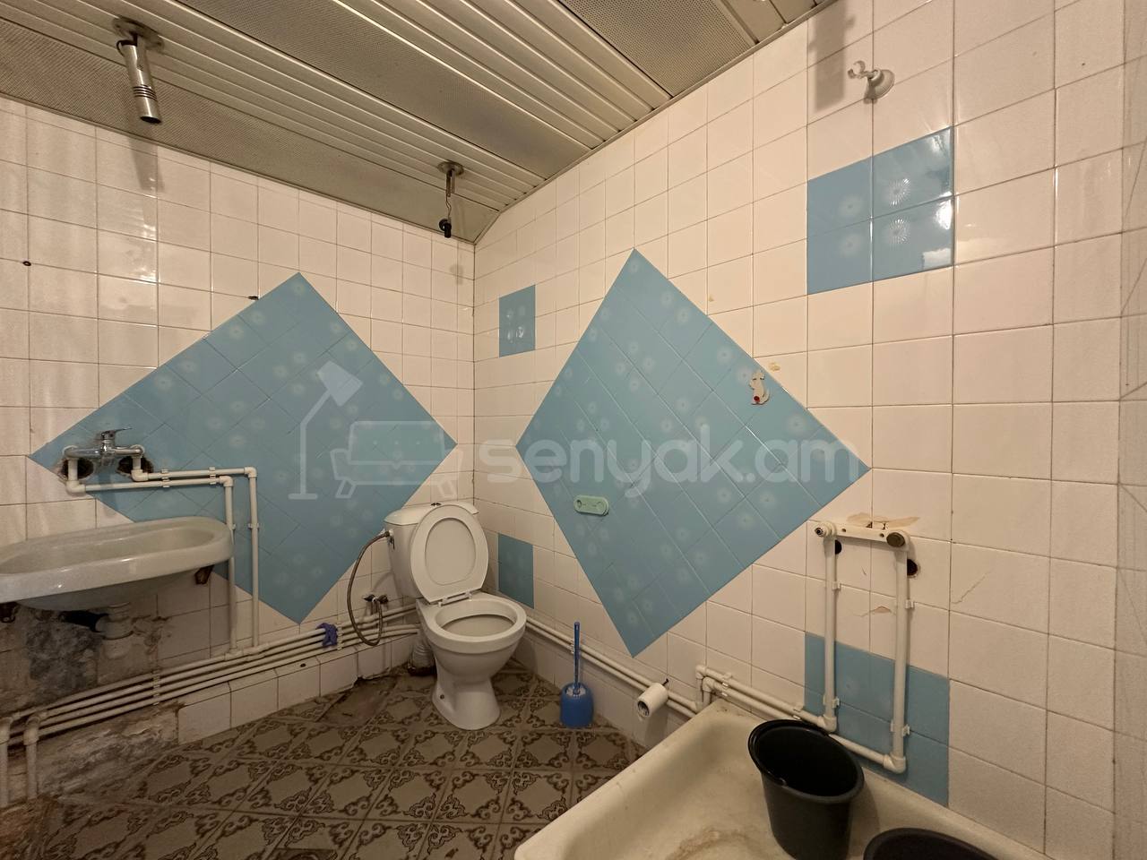 6 Սենյականոց Սեփական Տուն, 250քմ, Նորմալ Վիճակում, Կահավորված, Ավտոտնակով