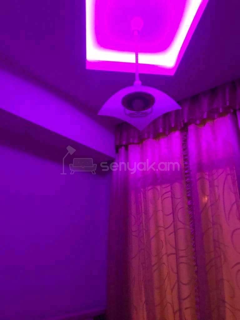 5 Սենյականոց Բնակարան Քարե Շենքում, 40քմ, 2/5 հարկ, Նորմալ Վիճակում, Կահավորված
