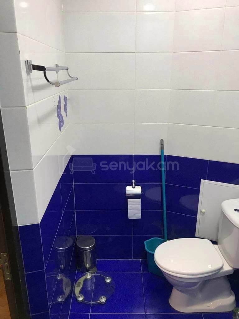 5 Սենյականոց Բնակարան Քարե Շենքում, 40քմ, 2/5 հարկ, Նորմալ Վիճակում, Կահավորված
