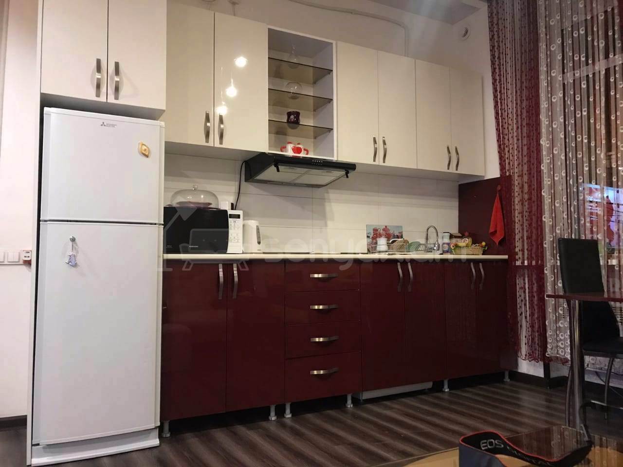 5 Սենյականոց Բնակարան Քարե Շենքում, 40քմ, 2/5 հարկ, Նորմալ Վիճակում, Կահավորված