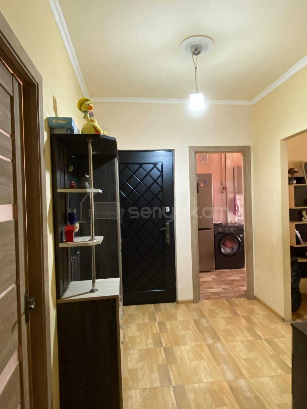 3 Սենյականոց Բնակարան, 80քմ, 7/9 հարկ, Նորմալ Վիճակում, Կահավորված, Արևկող